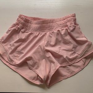Pink Lululemon hotty hot short 2.5”
